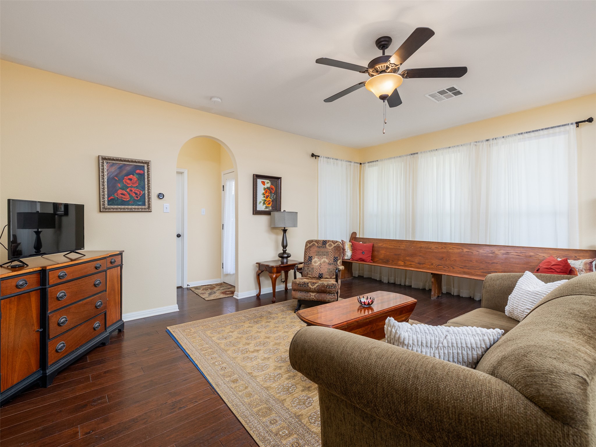 201 Sycamore Street Georgetown, TX 78633 - Photo 6 of 30