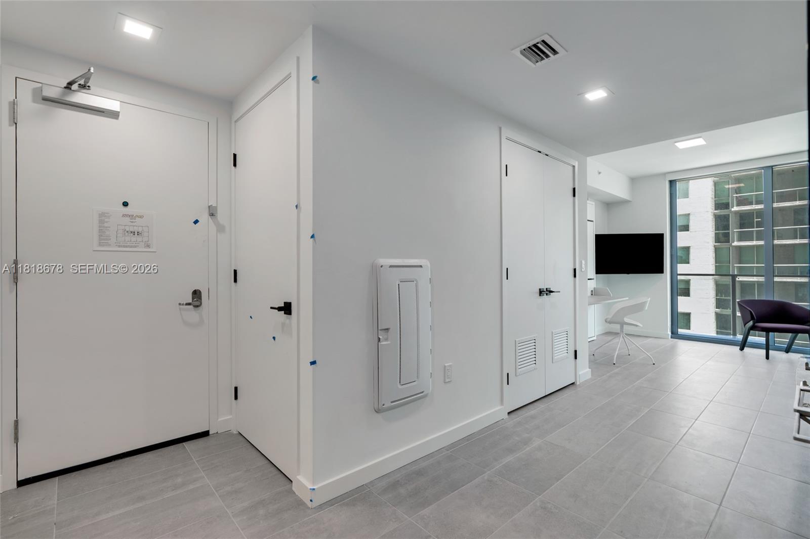 227 Northeast 2nd Street, Unit 2810 Miami, FL 33132 - Photo 11 of 21