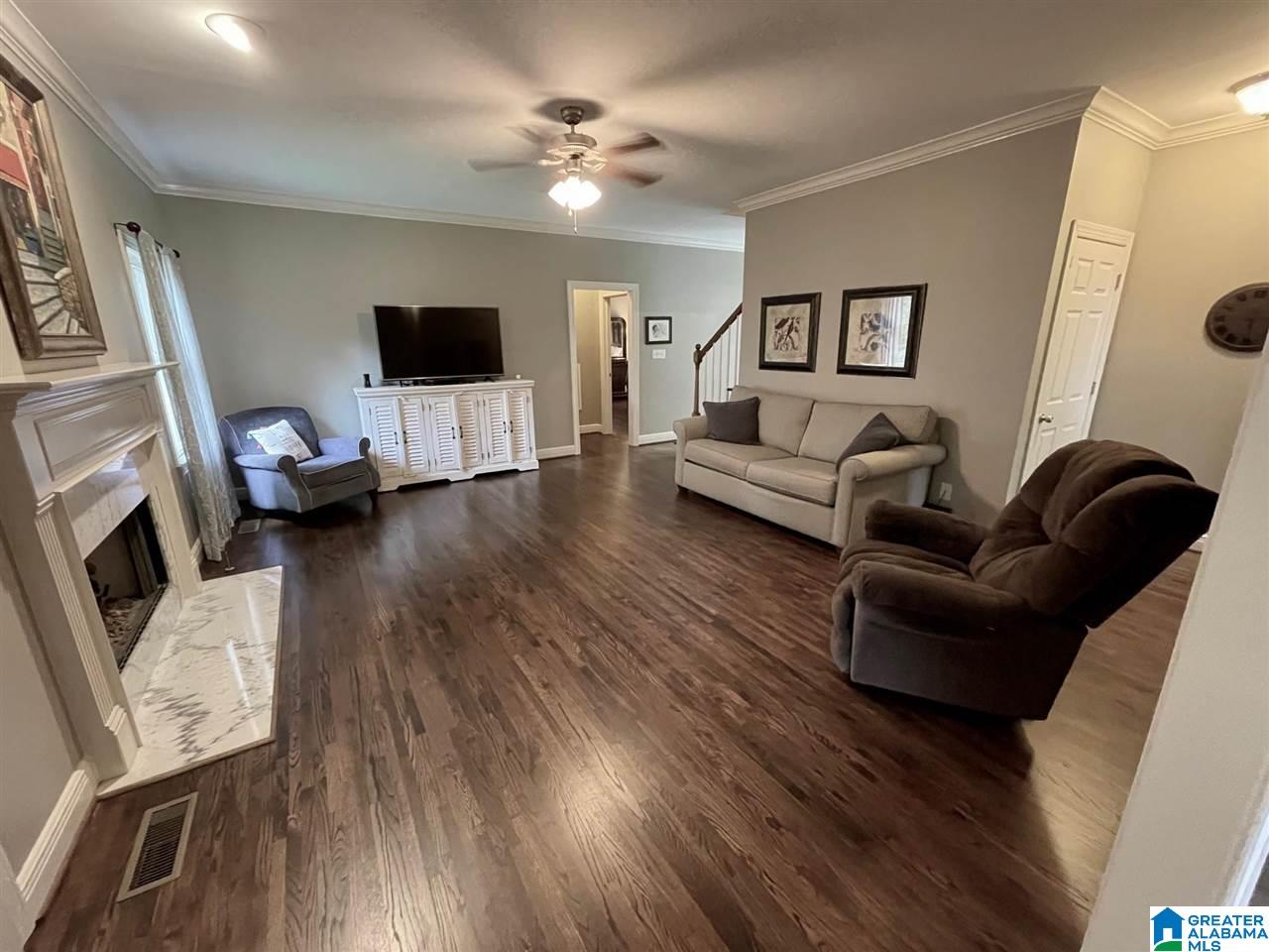 1046 Crest Road Leeds, AL 35094 - Photo 6 of 36
