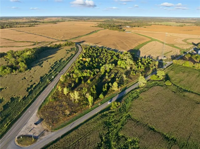 $270,000 | 1091 13th Highway, Leeton, MO 64761