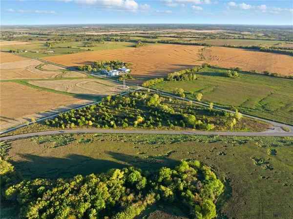 $213,000 | 1091 13th Highway, Leeton, MO 64761