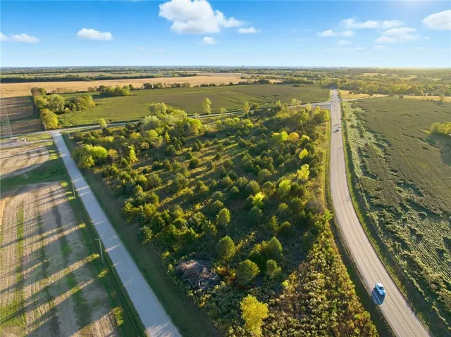 $270,000 | 1091 13th Highway, Leeton, MO 64761