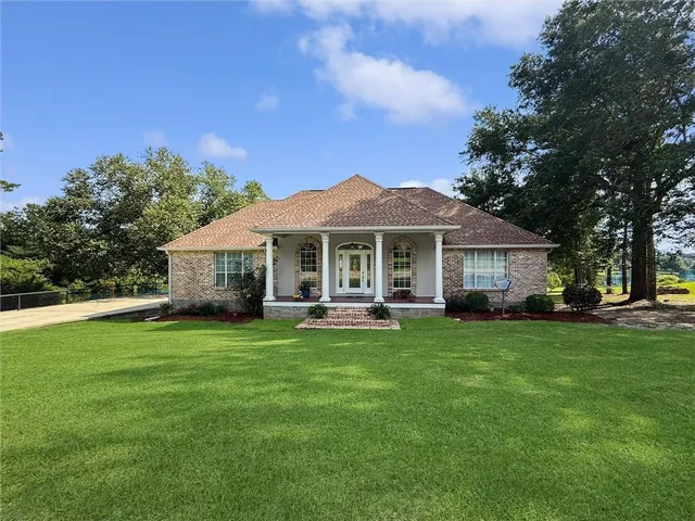 $335,000 | 19504 Pinewood Road, Bogalusa, LA 70427