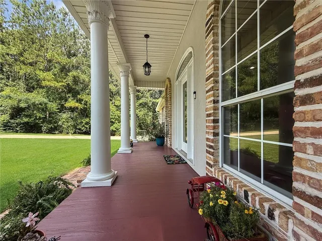 $335,000 | 19504 Pinewood Road, Bogalusa, LA 70427