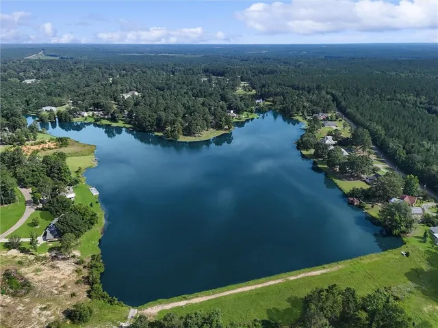 $335,000 | 19504 Pinewood Road, Bogalusa, LA 70427