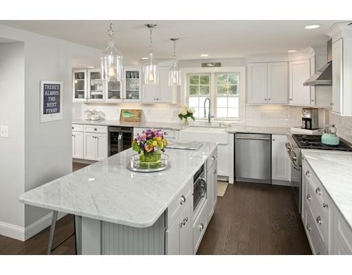 376 Clapp Road Scituate, MA 02066 - Photo 4 of 15 Gallery Image 4