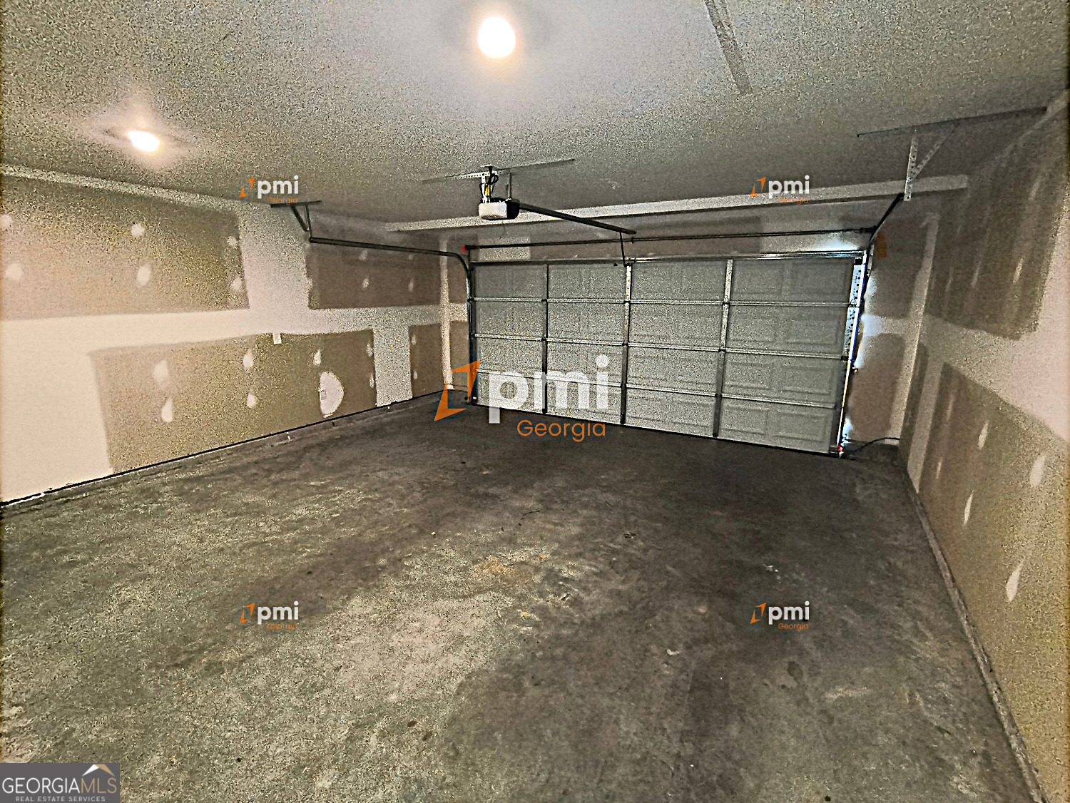 1552 Austin Drive Macon, GA 31217 - Photo 12 of 14 a view of a garage