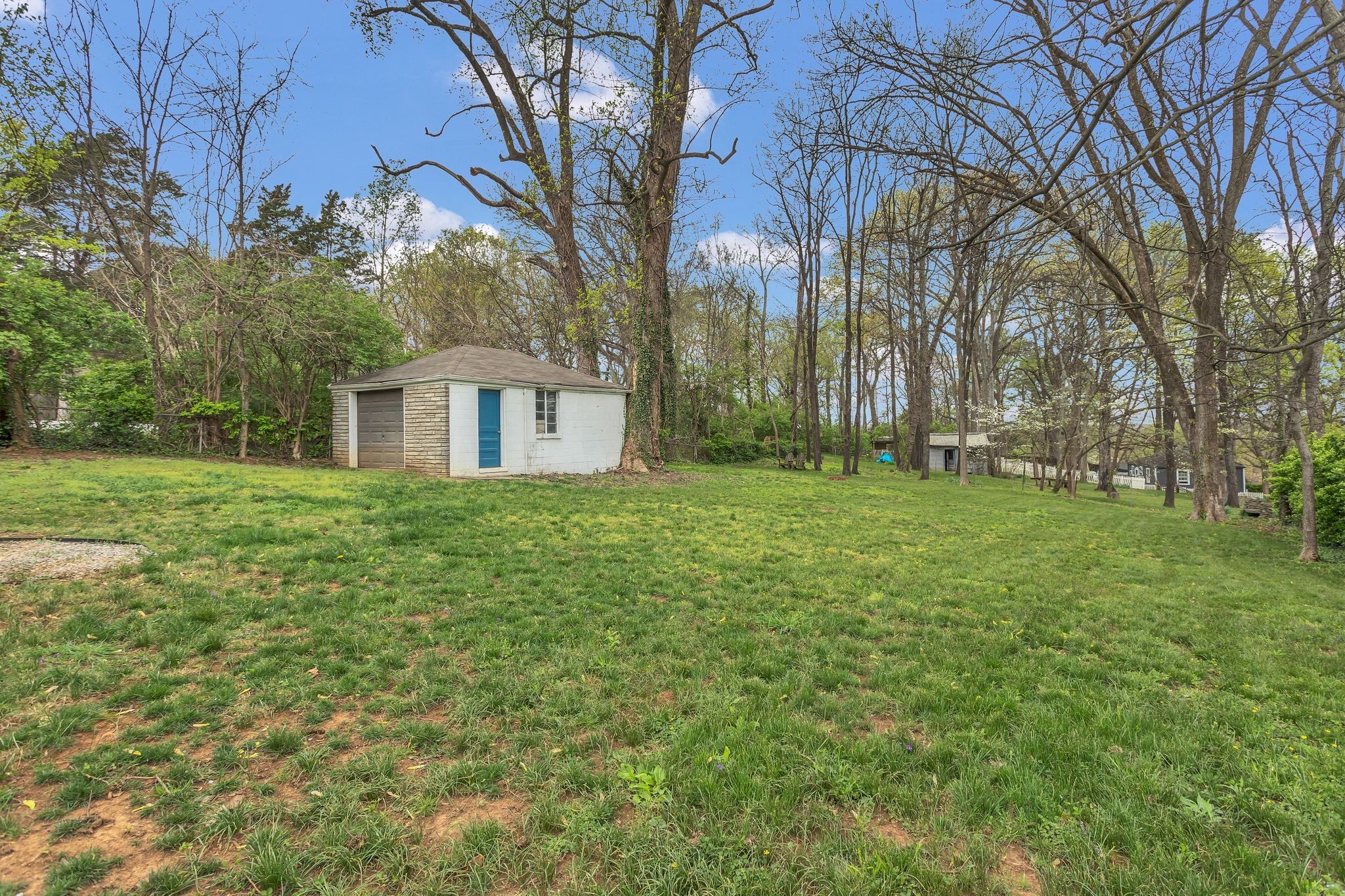 724 Dover Road Nashville, TN 37211 - Photo 31 of 32 a front view of a house with a yard