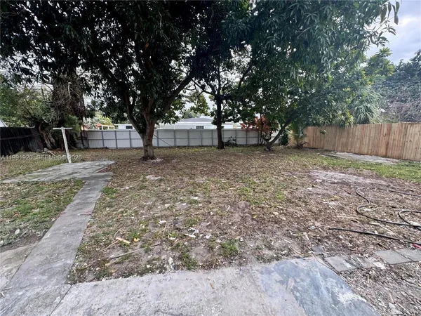 $3,500 | 10521 Northwest 35th Court, Miami, FL 33147