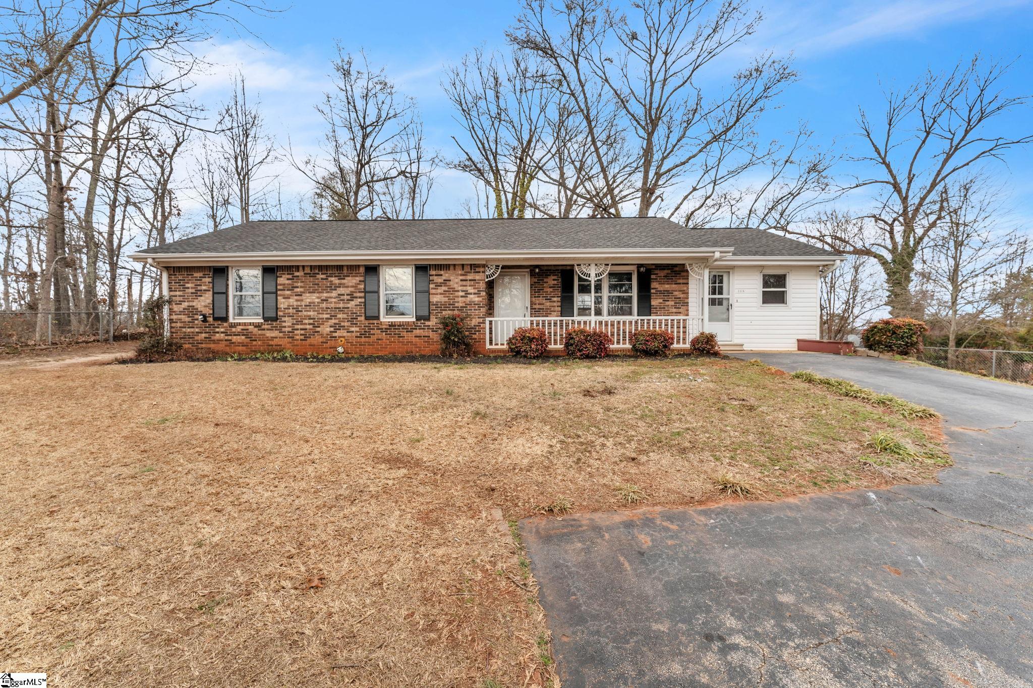 108 Briarcliff Road Duncan, SC 29334 - Photo 1 of 24 Gallery Image 1