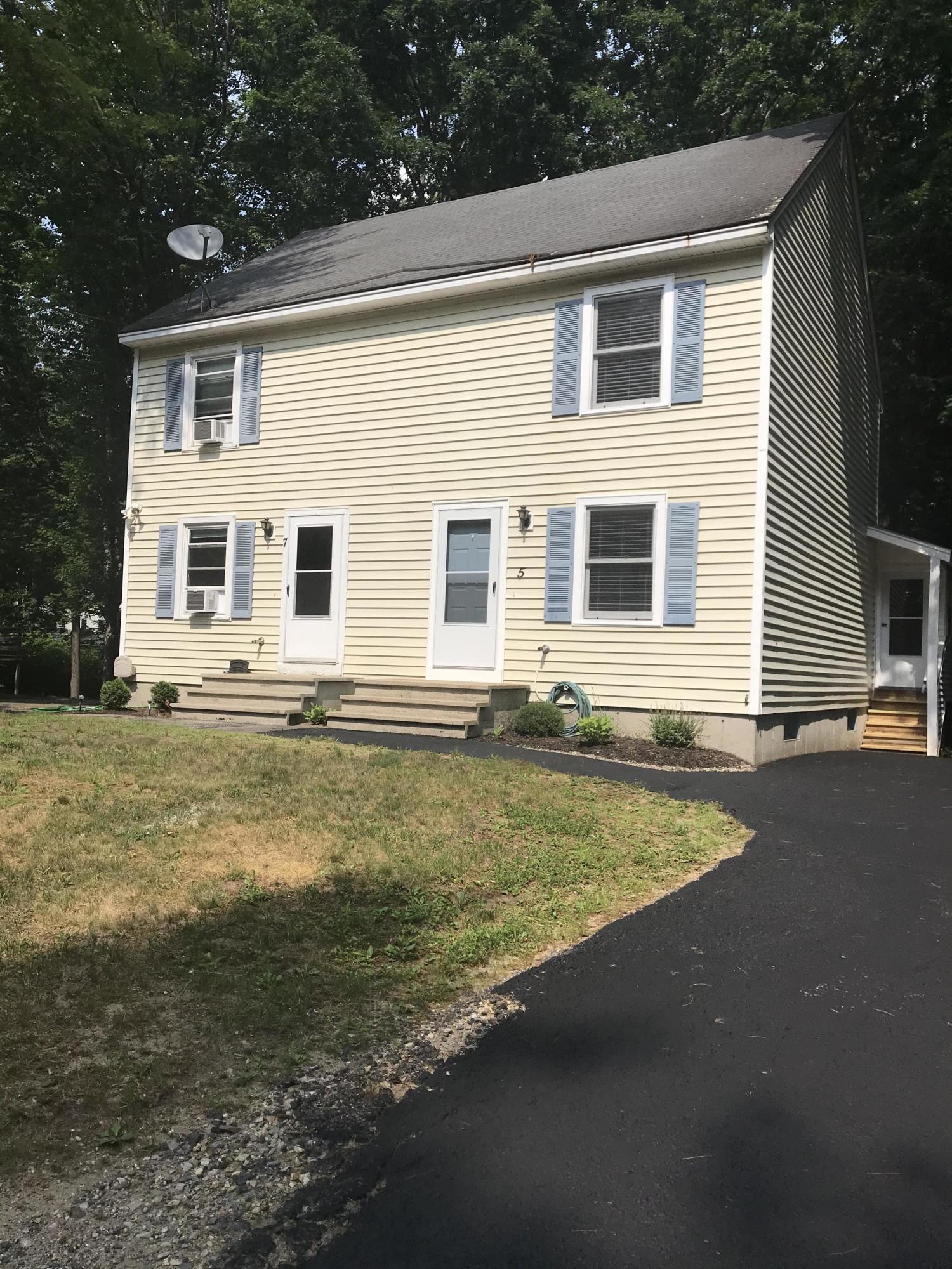5 Woodvale Court, Unit 1 Springvale, ME 04083 - Photo 4 of 26 1A701670-1B8A-440F-ADA3-36CA6408FD62