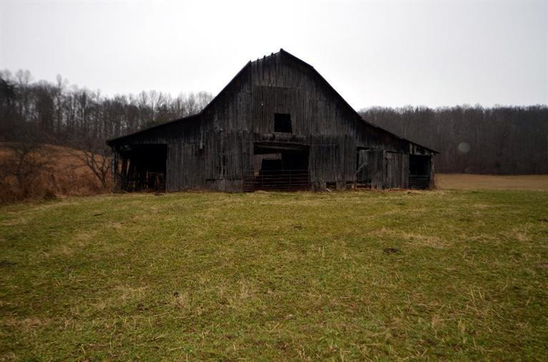 1709 Macedonia Road Irvine, KY 40336 - Photo 56 of 87 Little elbow grease and this barn would