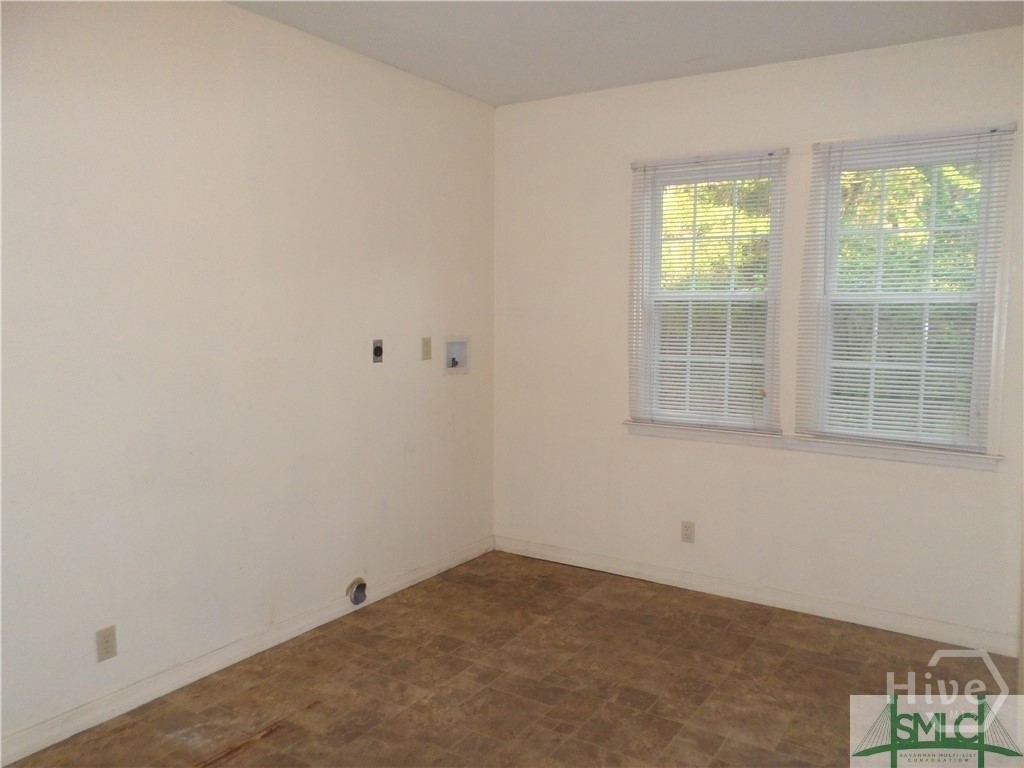 141 Rommel Avenue Savannah, GA 31408 - Photo 15 of 16 Washer/Dryer hookups