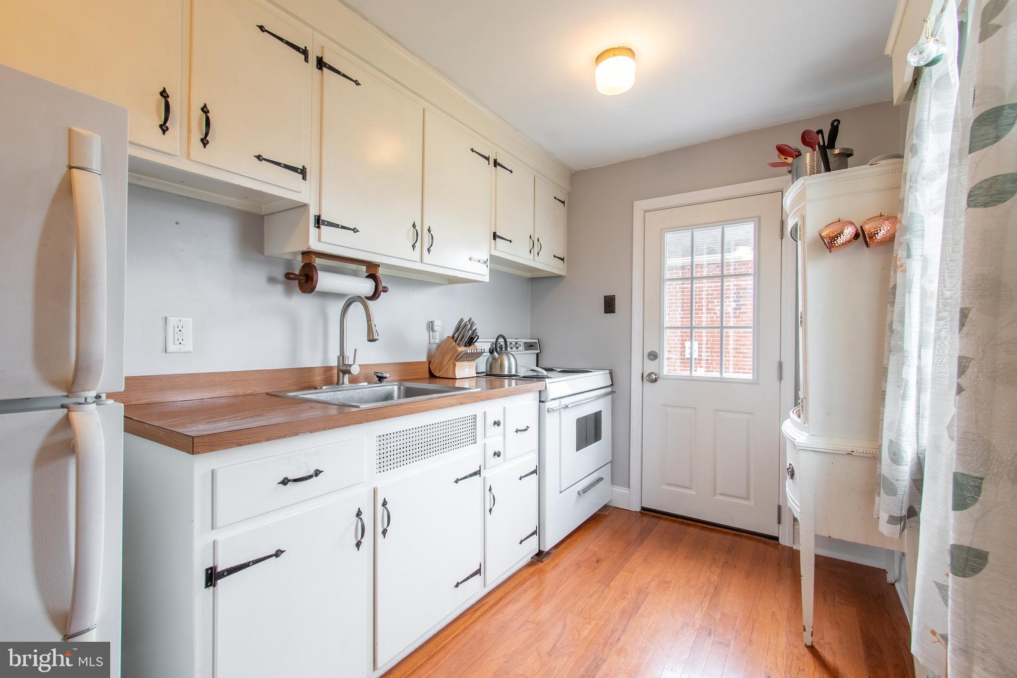 27 North Manor Road Broomall, PA 19008 - Photo 8 of 19 Gallery Image 8