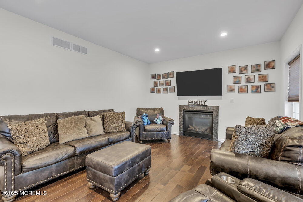 527 Chandler Road Jackson, NJ 08527 - Photo 11 of 34 hidden-064_dsc04257_201