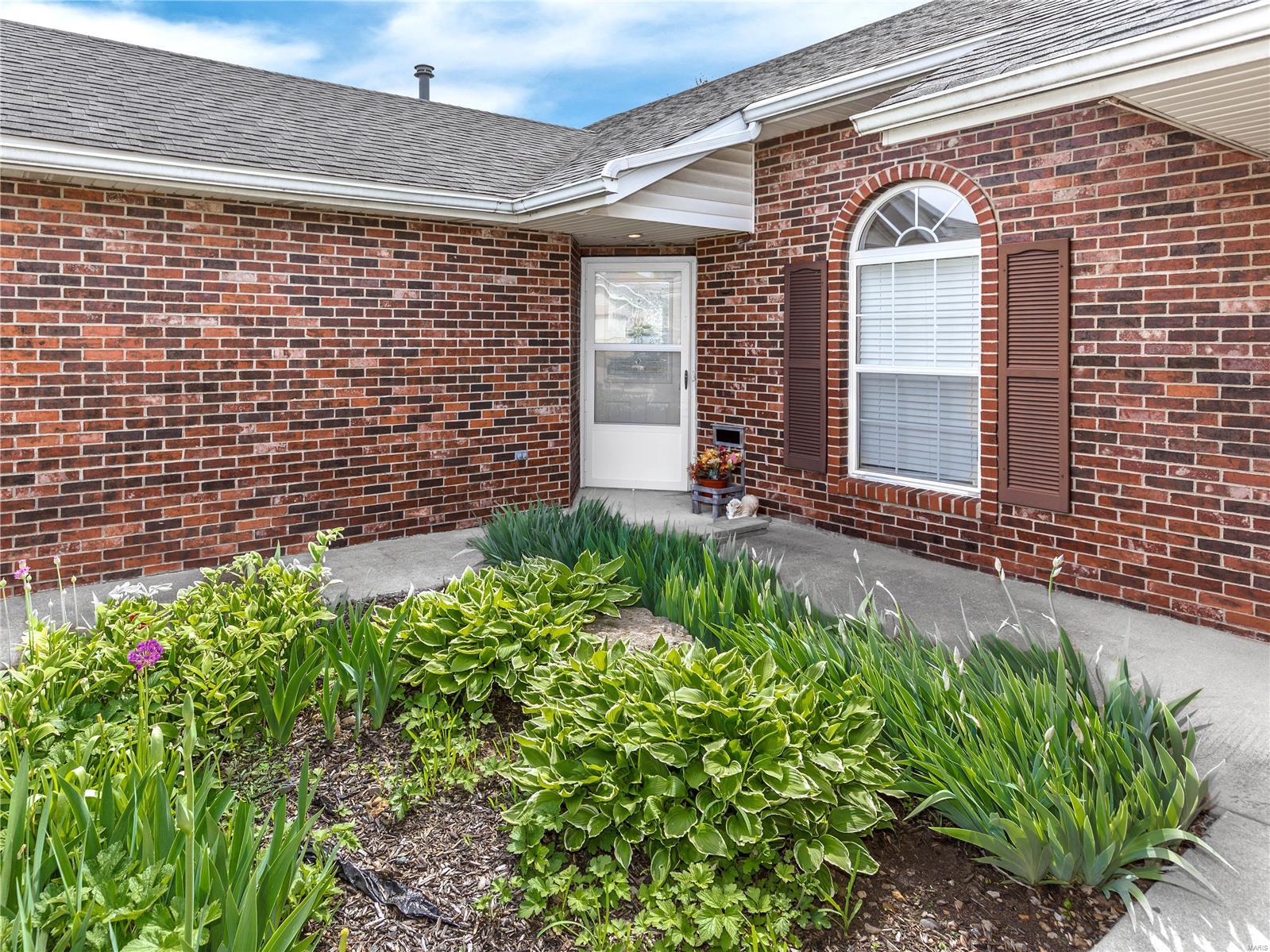 325 Radcliff Road Shiloh, IL 62221 - Photo 3 of 36