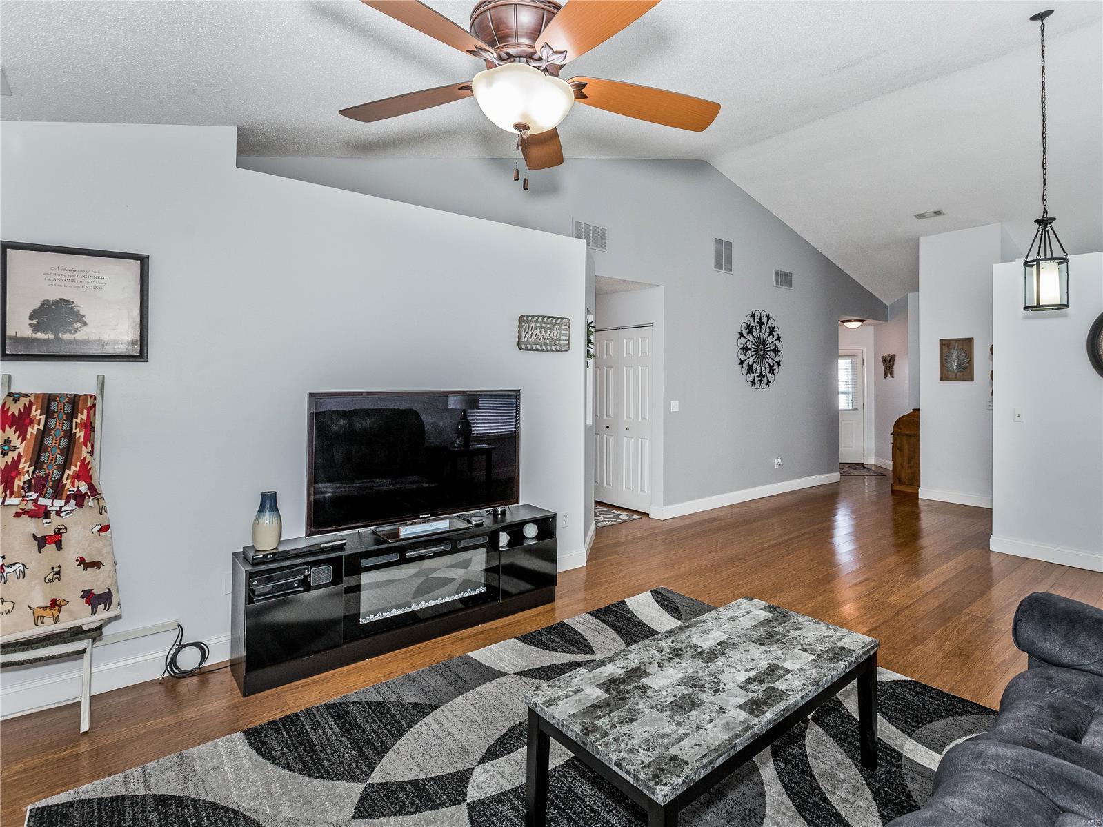 325 Radcliff Road Shiloh, IL 62221 - Photo 5 of 36
