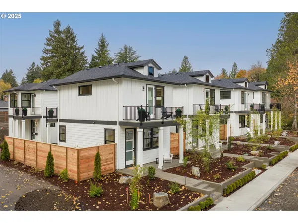 $799,000 | 312 G Avenue, Unit C6, Lake Oswego, OR 97034