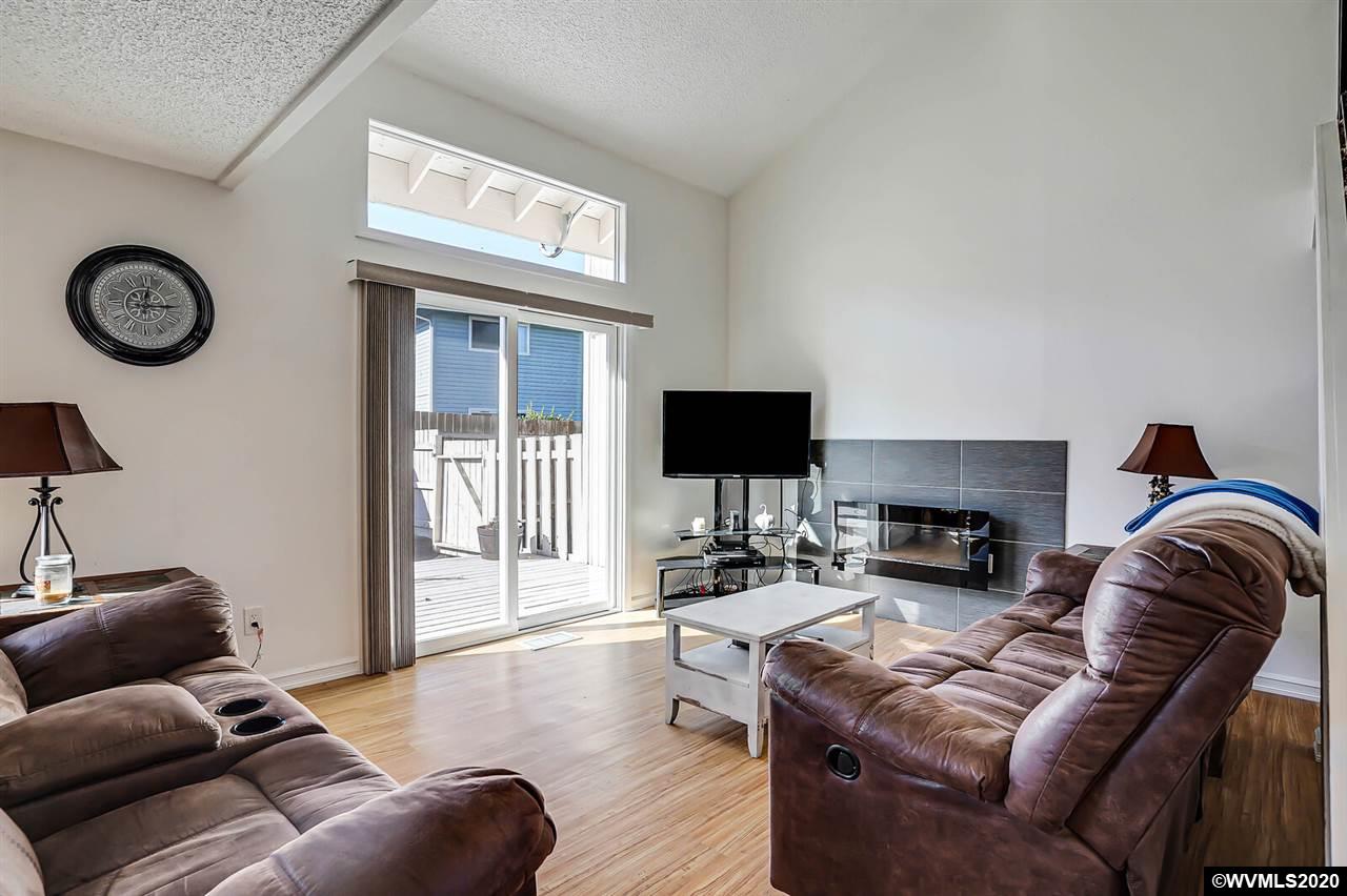 3784 Auburn Road Northeast Salem, OR 97301 - Photo 11 of 32 Gallery Image 11