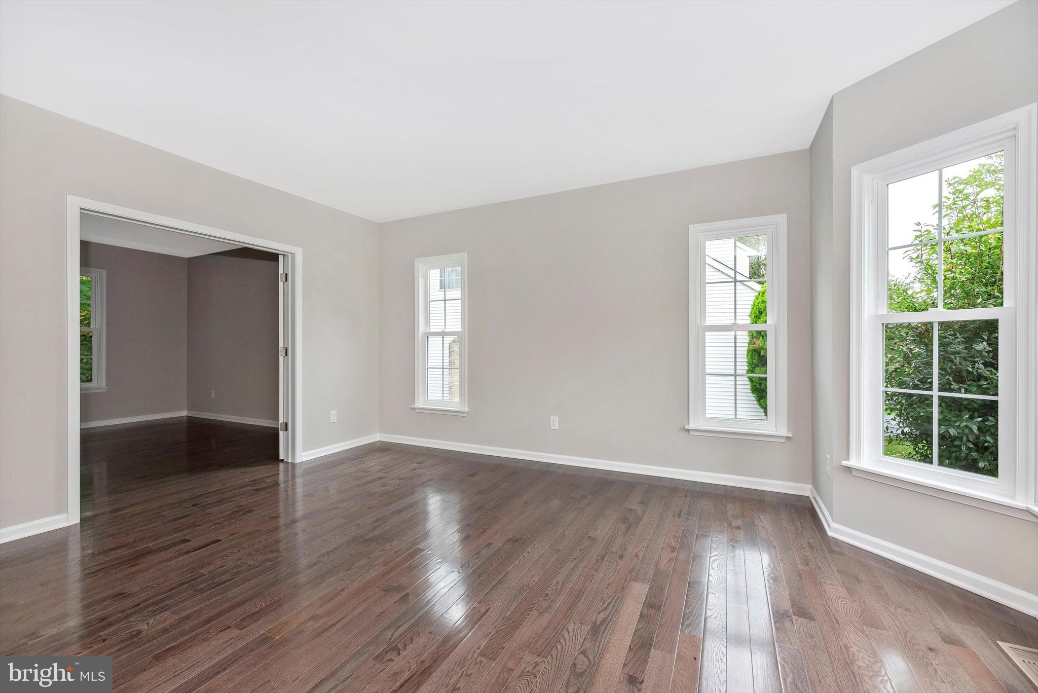 6423 Spring Forest Road Frederick, MD 21701 - Photo 3 of 64 Living room