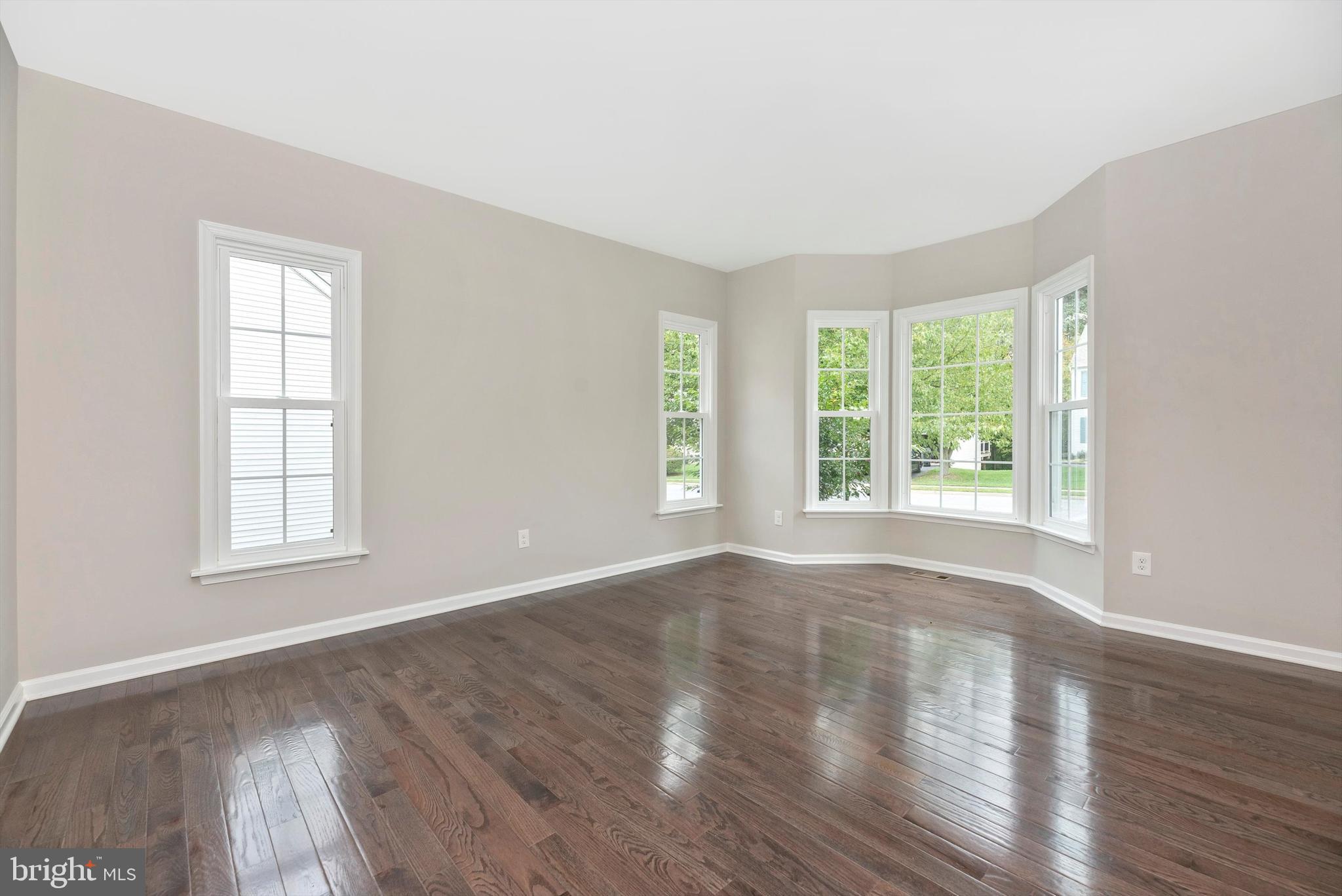 6423 Spring Forest Road Frederick, MD 21701 - Photo 4 of 64 Living room