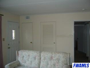 6106 Southcrest Road Fort Wayne, IN 46816 - Photo 2 of 8