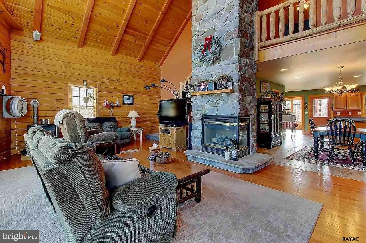 468 Gun Club Road York, PA 17406 - Photo 2 of 36 Gallery Image 2
