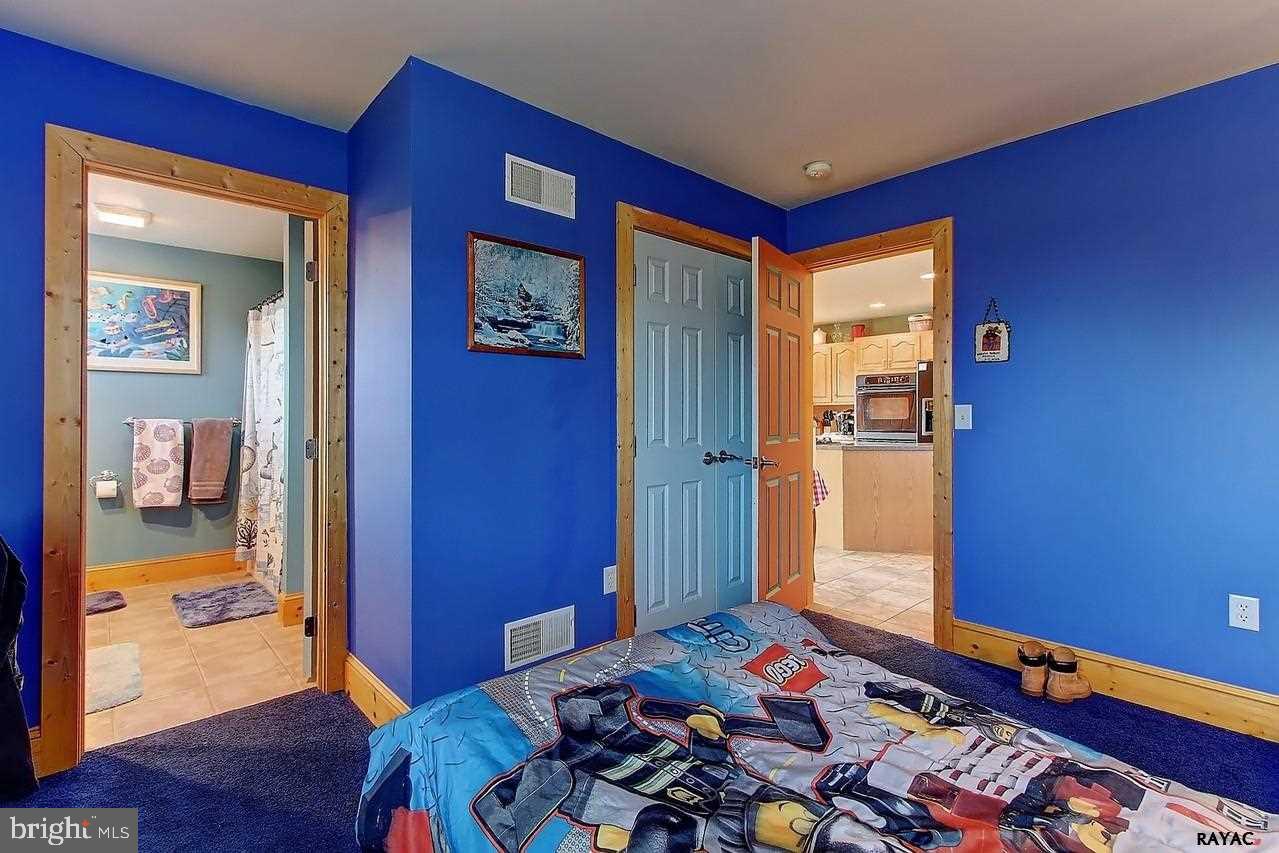 468 Gun Club Road York, PA 17406 - Photo 12 of 36 Gallery Image 12
