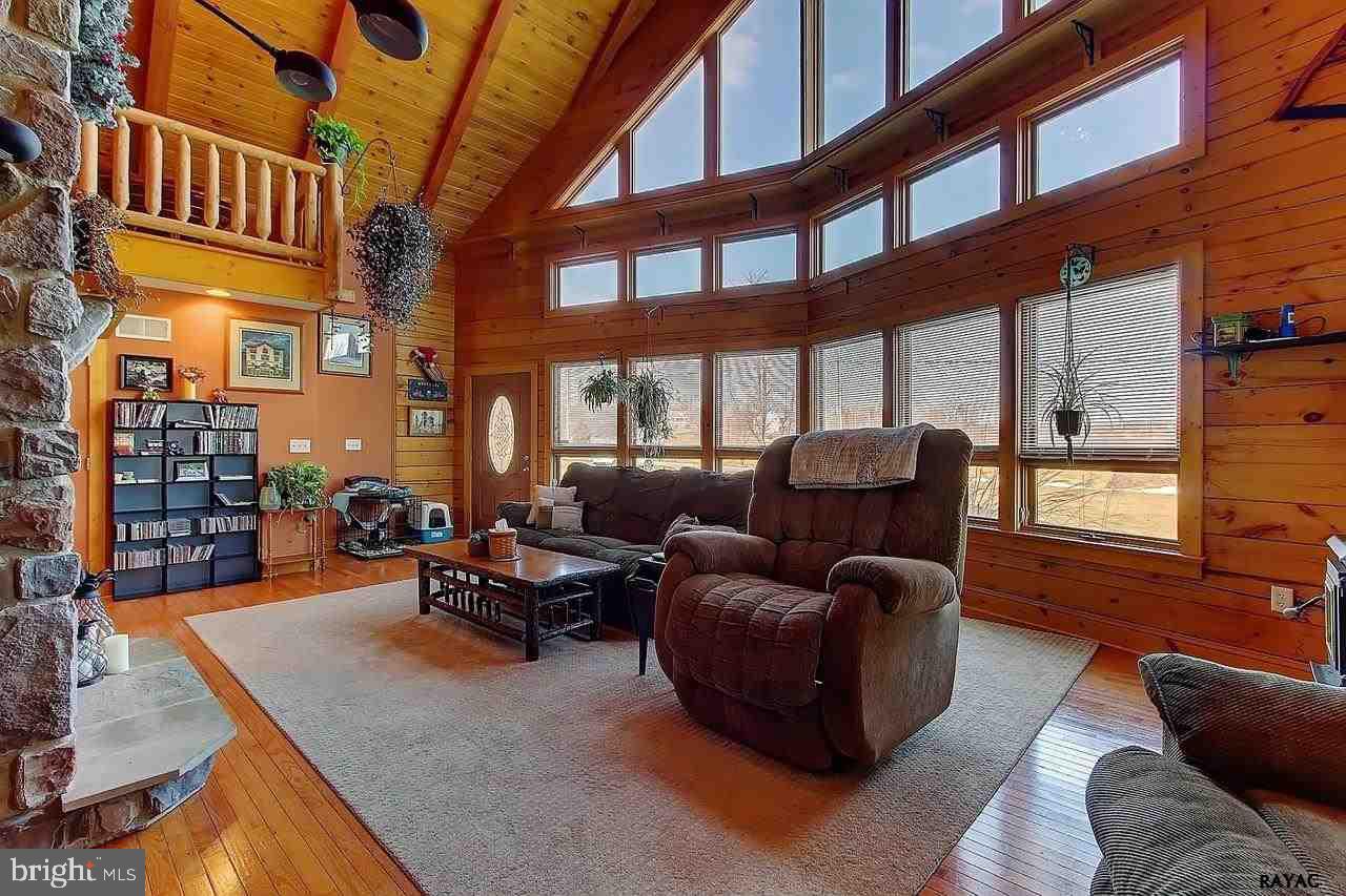 468 Gun Club Road York, PA 17406 - Photo 4 of 36 Gallery Image 4