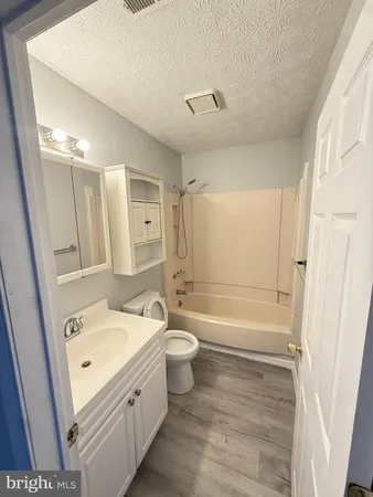 $1,400 | 22020 Gloucester Court, Unit C1, Lexington Park, MD 20653