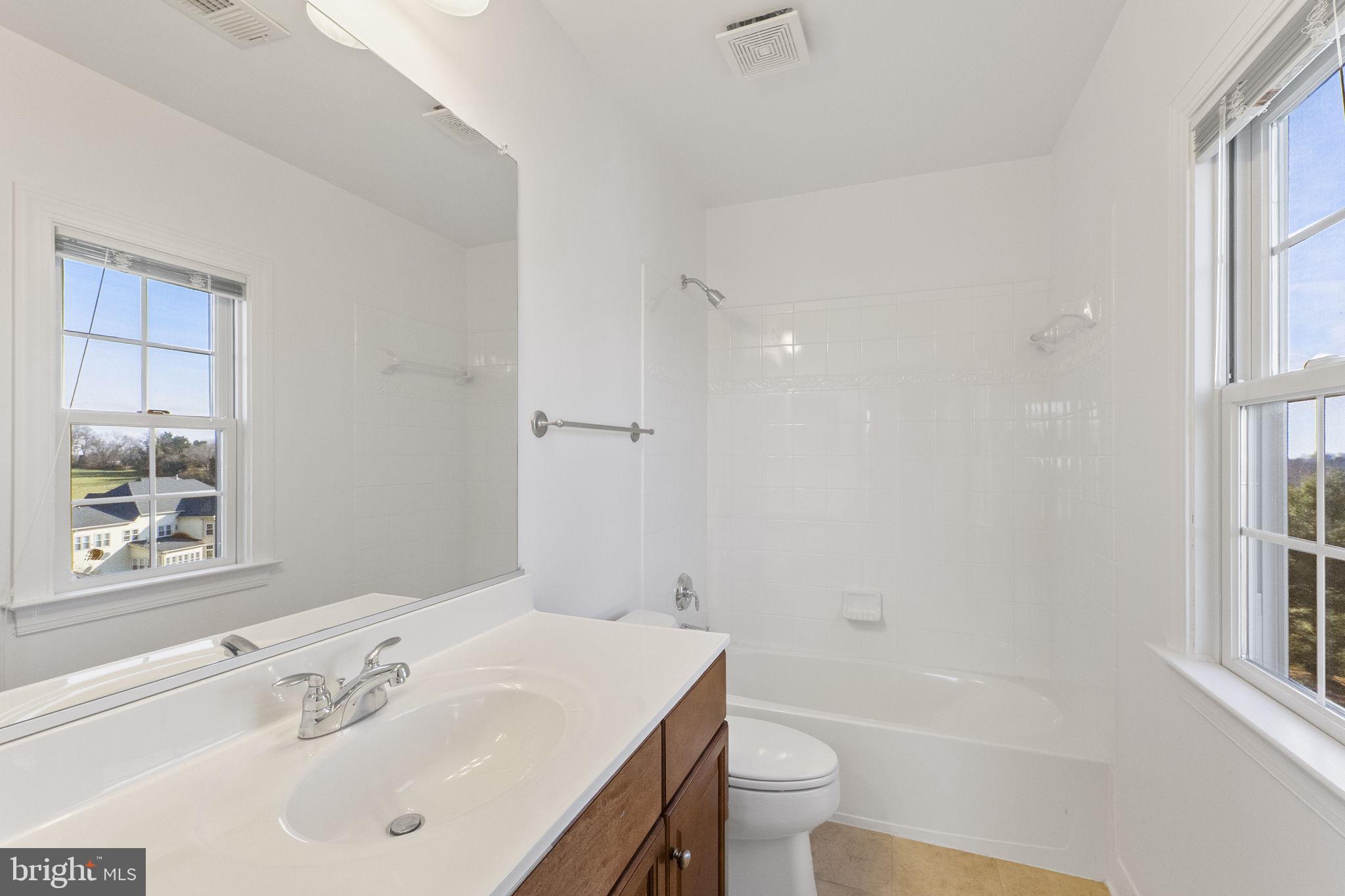 11902 Piedmont Road Clarksburg, MD 20871 - Photo 45 of 64 Ensuite bath #3