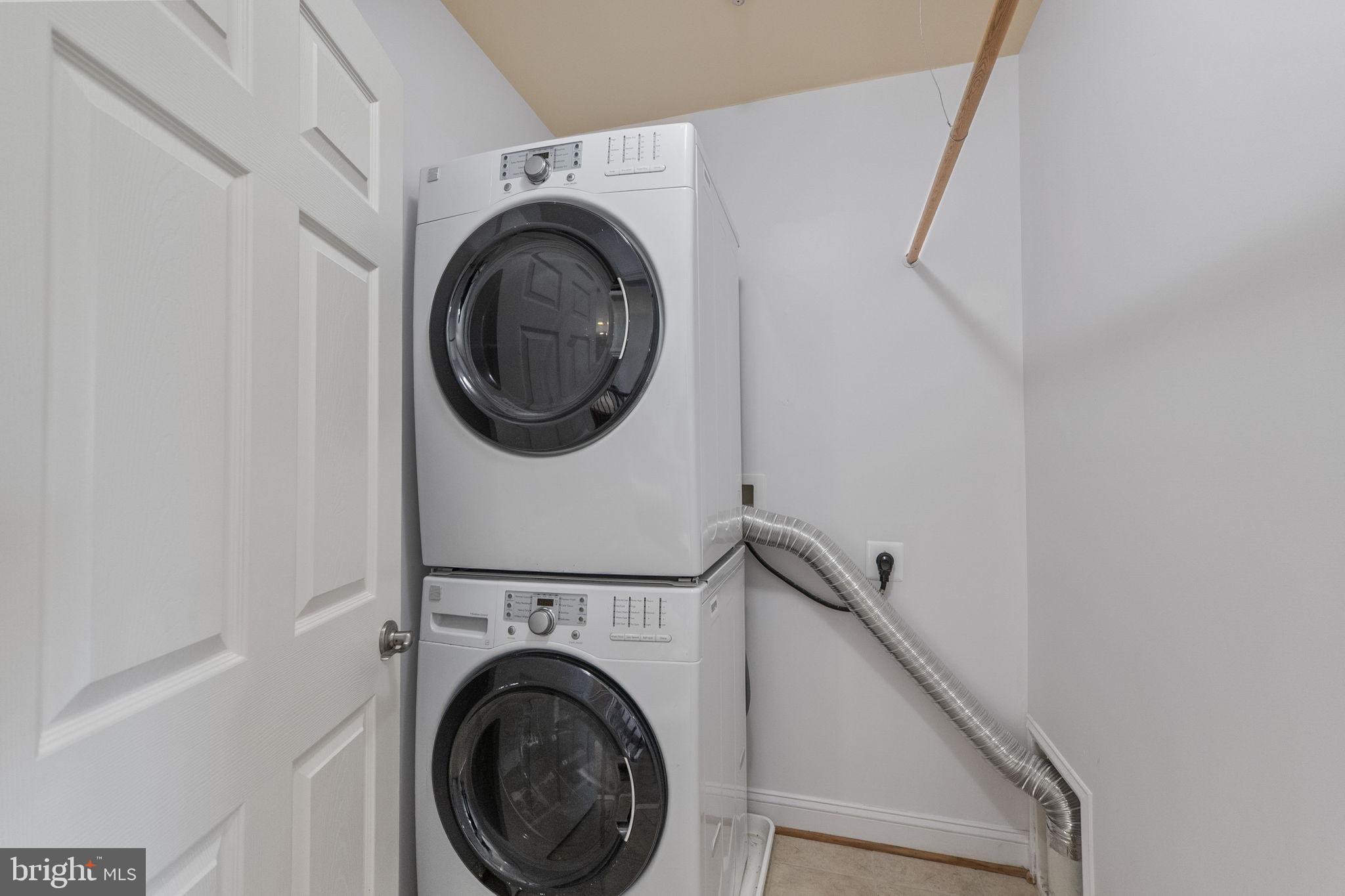 11902 Piedmont Road Clarksburg, MD 20871 - Photo 49 of 64 Laundry room