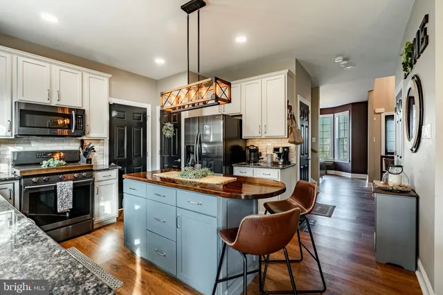 $440,000 | 410 West 7th Avenue, Parkesburg, PA 19365