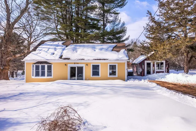$750,000 | 216 Ridge Road, York, ME 03909