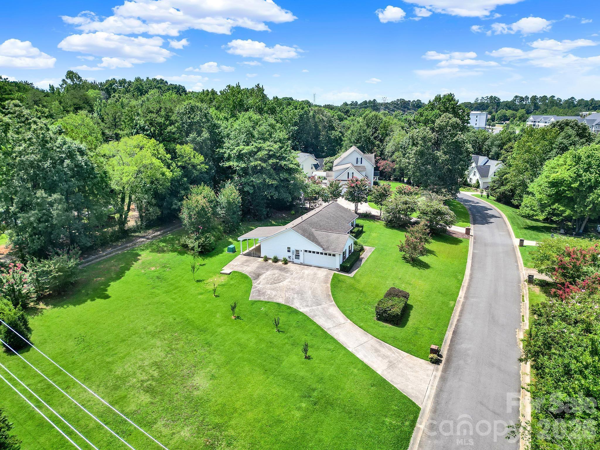 1805 Lillian Lane Fort Mill, SC 29708 - Photo 36 of 37 Gallery Image 36