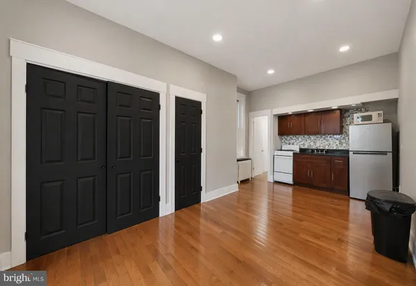$1,000 | 2224 South Broad Street, Philadelphia, PA 19145