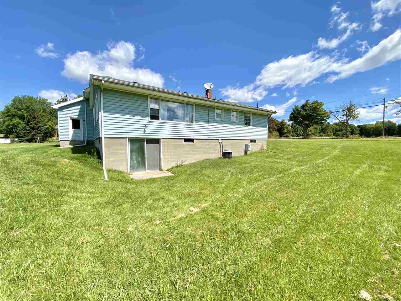 1966 South Morrice Road Owosso, MI 48867 - Photo 16 of 19 50021062-15.JPG