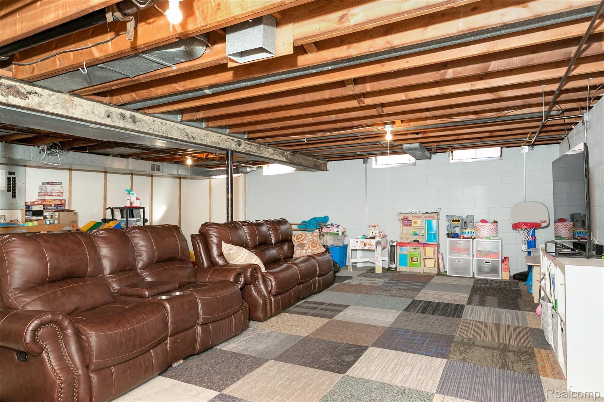 660 Cook Road Grosse Pointe, MI 48236 - Photo 38 of 49 Cook-34.jpg