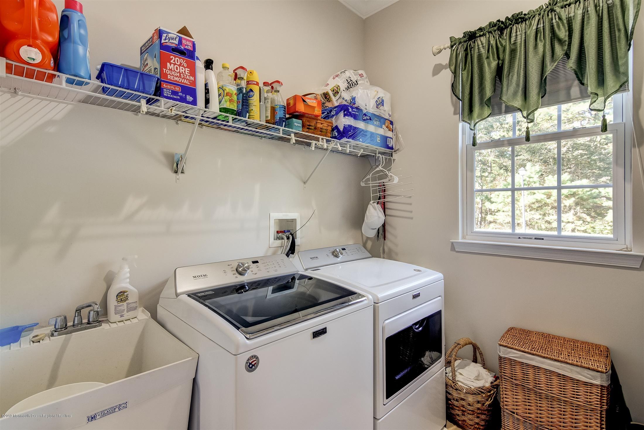 1 Kings N Road Jackson, NJ 08527 - Photo 28 of 47 28-Laundry
