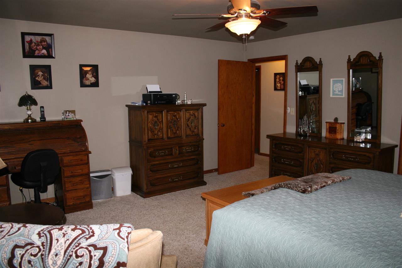5515 Ridgewood Road Evansville, IN 47712 - Photo 14 of 35 Gallery Image 14