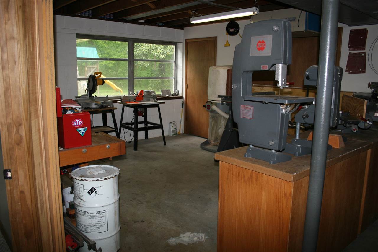 5515 Ridgewood Road Evansville, IN 47712 - Photo 24 of 35 Gallery Image 24
