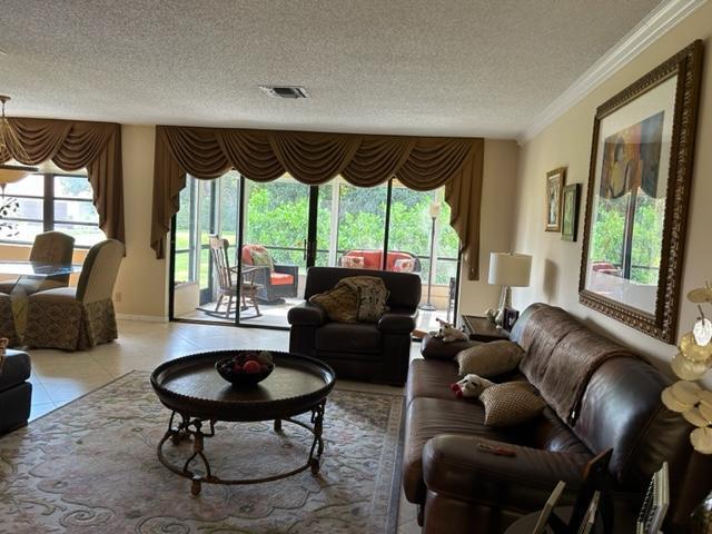 336 Northwest 42nd Street Boca Raton, FL 33431 - Photo 3 of 13 Livingrm