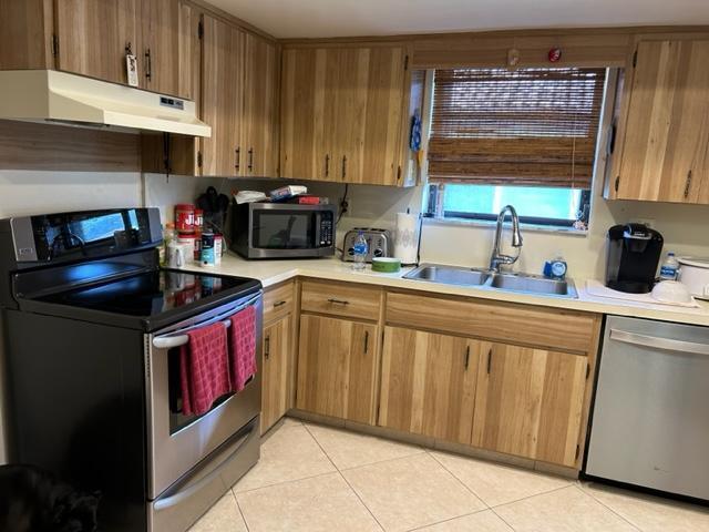336 Northwest 42nd Street Boca Raton, FL 33431 - Photo 9 of 13 KItchen
