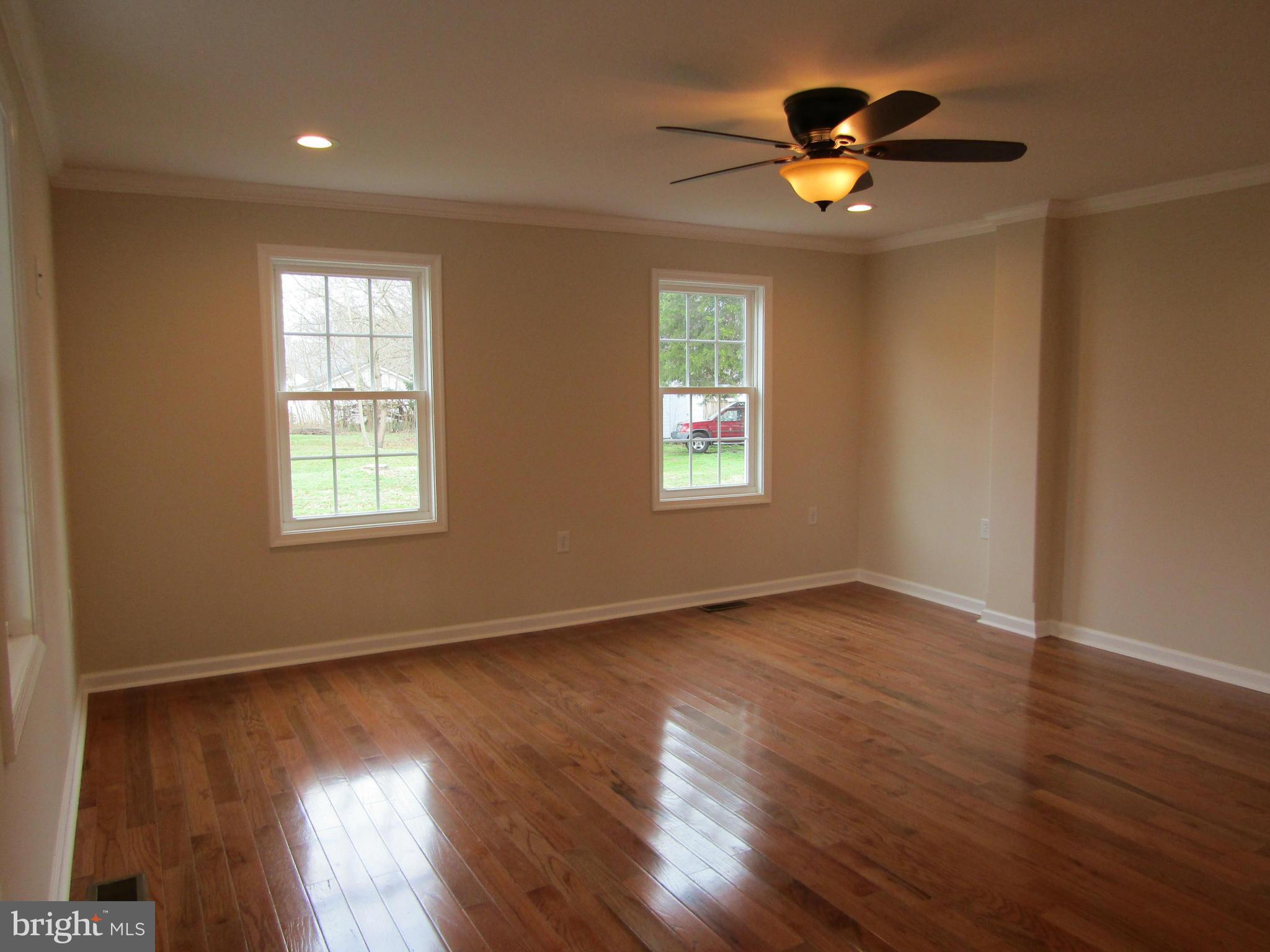 402 Park Avenue Ridgely, MD 21660 - Photo 13 of 30 Family Room
