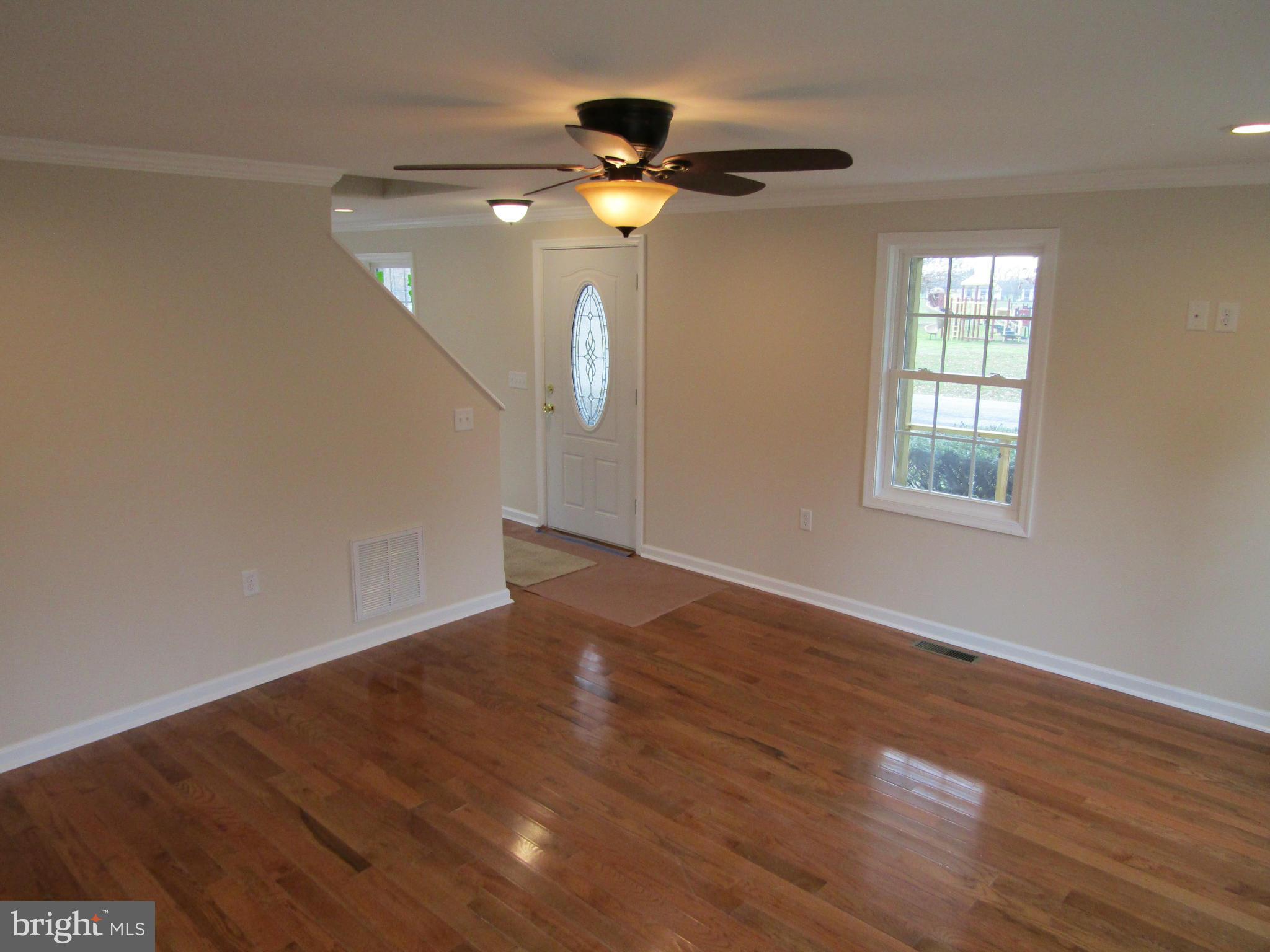402 Park Avenue Ridgely, MD 21660 - Photo 14 of 30 Family Room