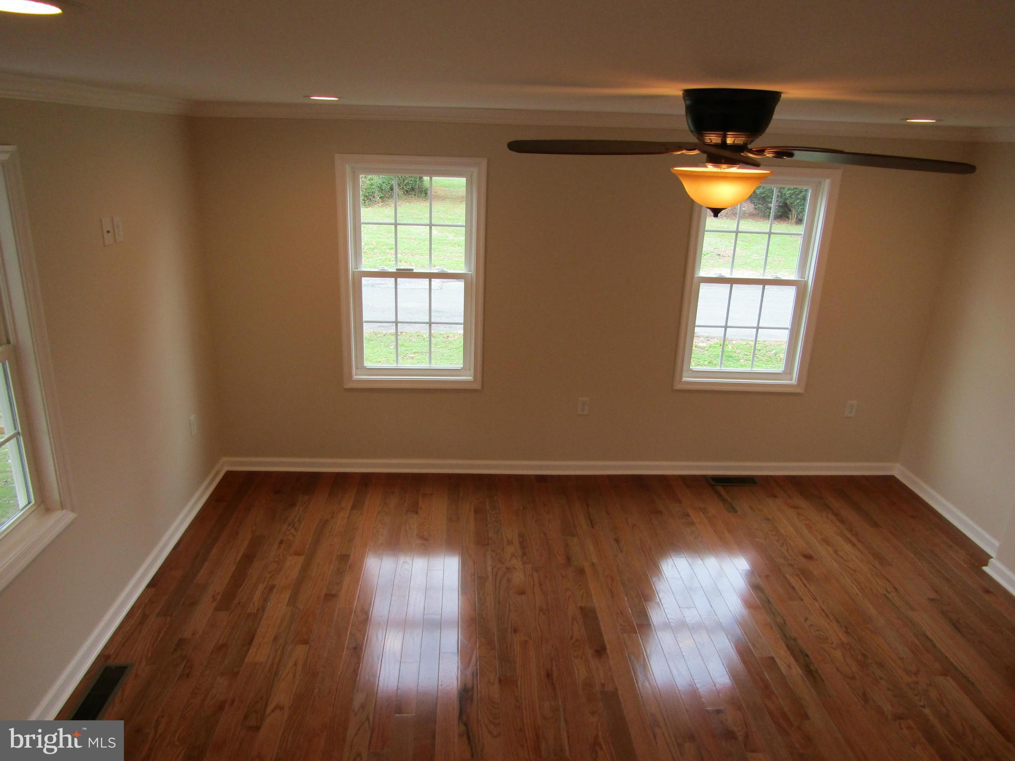 402 Park Avenue Ridgely, MD 21660 - Photo 15 of 30 Family Room