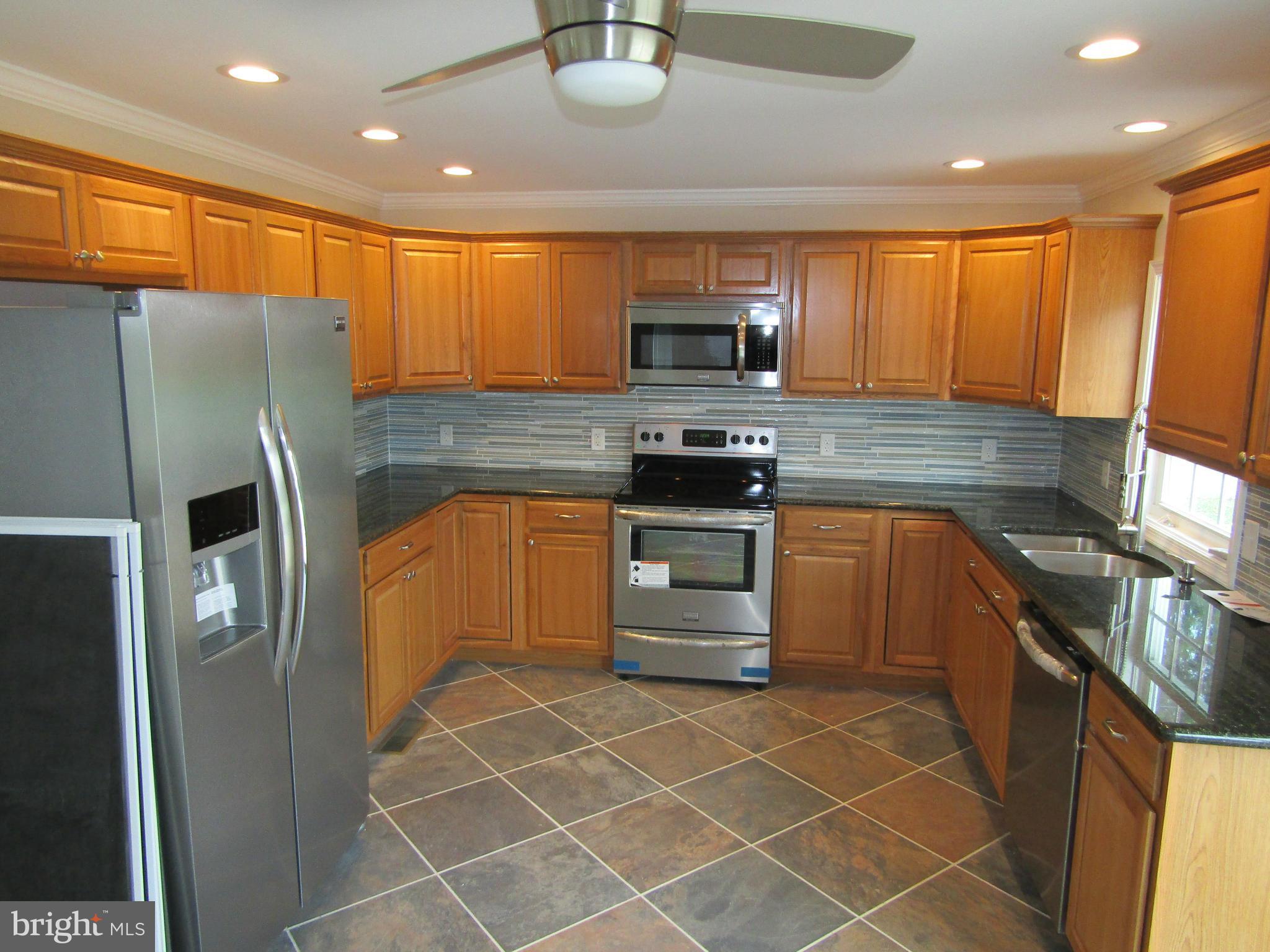402 Park Avenue Ridgely, MD 21660 - Photo 3 of 30 Kitchen