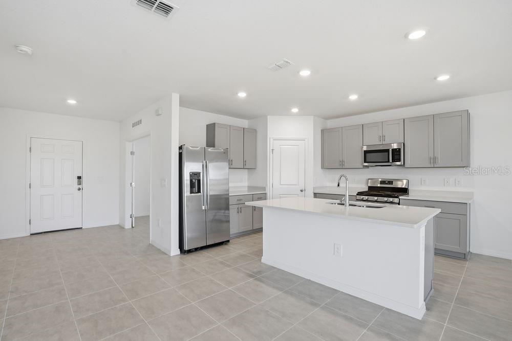 13239 Commons Avenue Parrish, FL 34219 - Photo 5 of 46