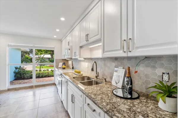 $6,500 | 100 Northwest 18th Street, Delray Beach, FL 33444
