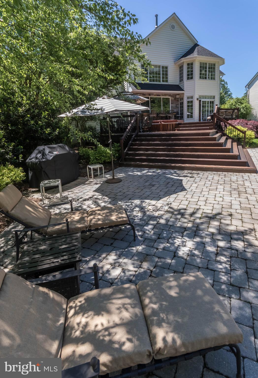 ...shaded areas for grilling, relaxing...